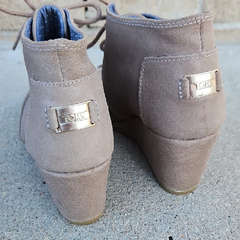 Toms Taupe Lace-Up Wedge Booties